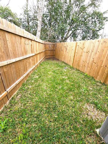 4626 Shreveport Boulevard B, Houston, TX 77028