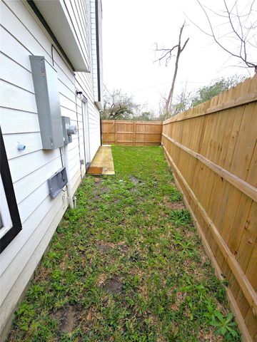 4626 Shreveport Boulevard B, Houston, TX 77028