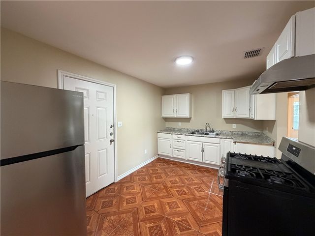 1618 Birch Pl, Corpus Christi, TX 78416