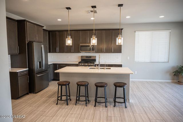 12224 N Amberwood Place, Marana, AZ 85653