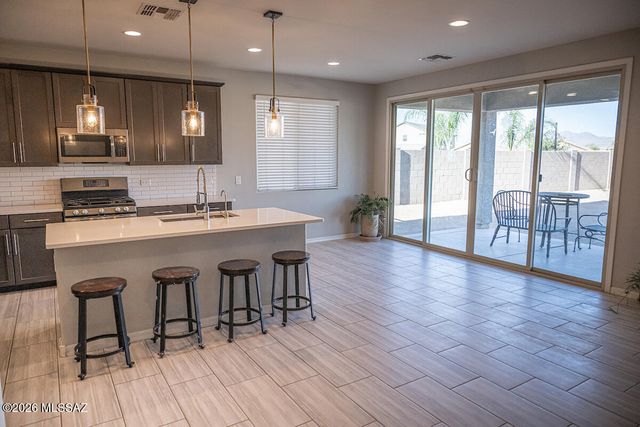 12224 N Amberwood Place, Marana, AZ 85653