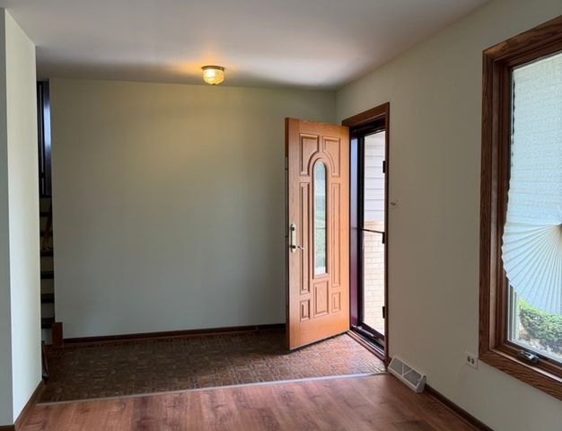 8120 Christeen Drive, Justice, IL 60458
