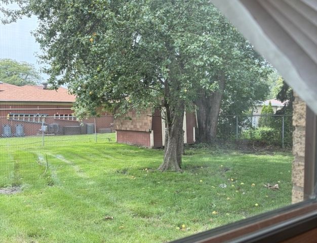8120 Christeen Drive, Justice, IL 60458