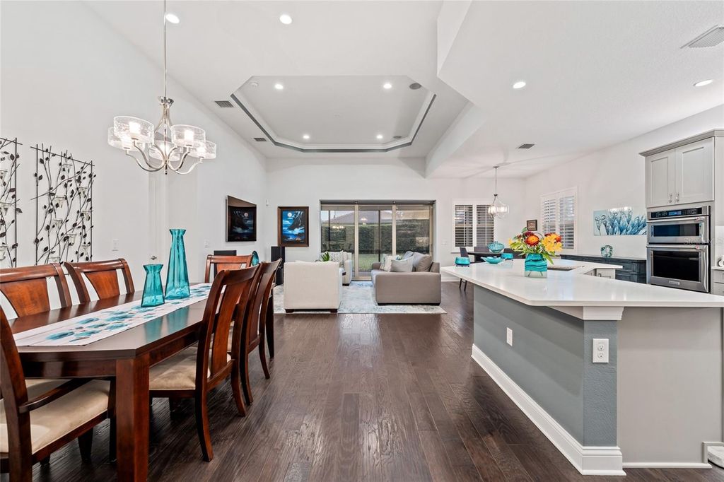 Image 14 of property listing at 10692 ROYAL CYPRESS WAY, Orlando, FL 32836