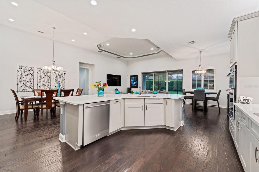 Image 22 of property listing at 10692 ROYAL CYPRESS WAY, Orlando, FL 32836