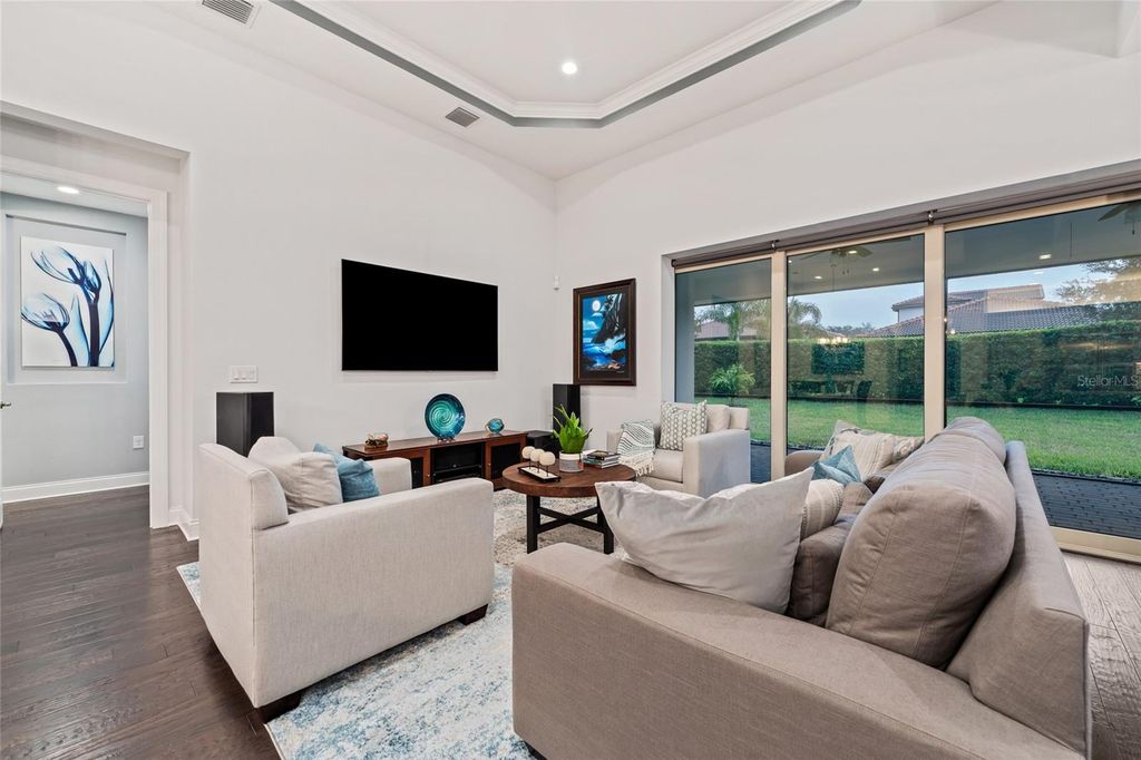 Image 25 of property listing at 10692 ROYAL CYPRESS WAY, Orlando, FL 32836