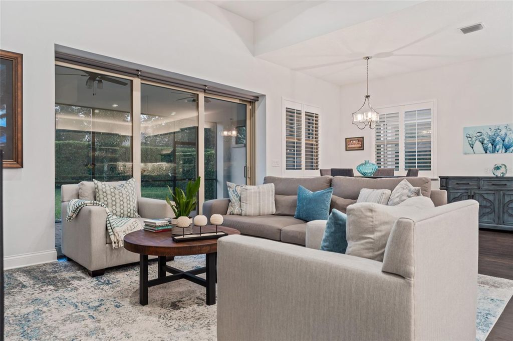 Image 31 of property listing at 10692 ROYAL CYPRESS WAY, Orlando, FL 32836