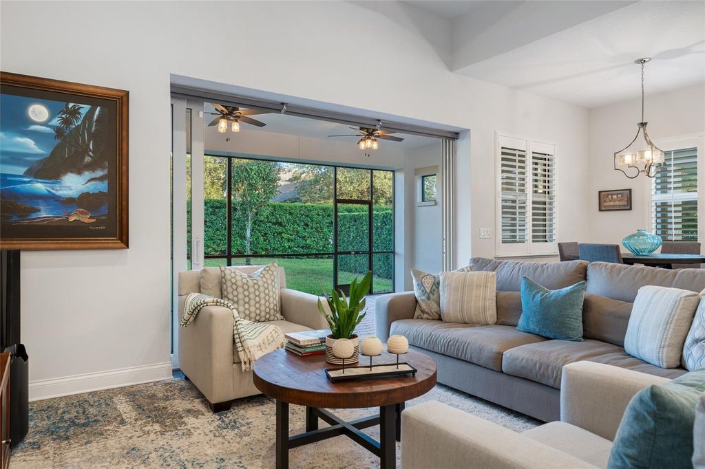 Image 38 of property listing at 10692 ROYAL CYPRESS WAY, Orlando, FL 32836