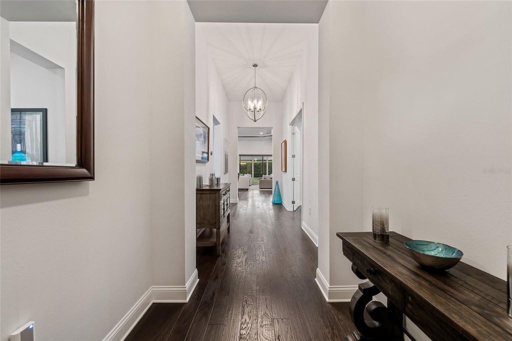 Image 7 of property listing at 10692 ROYAL CYPRESS WAY, Orlando, FL 32836