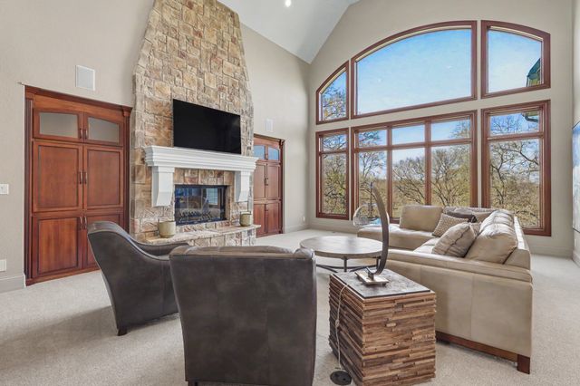 265 W Riverside Road, Ames, IA 50010
