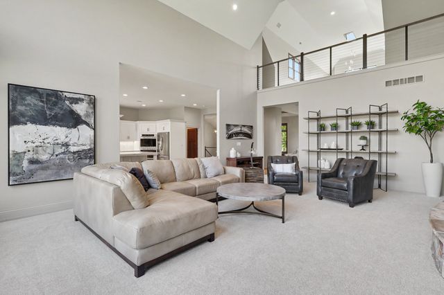 265 W Riverside Road, Ames, IA 50010