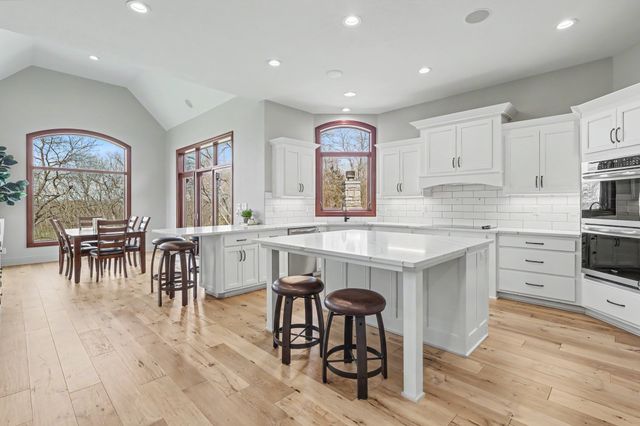265 W Riverside Road, Ames, IA 50010