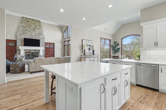 265 W Riverside Road, Ames, IA 50010