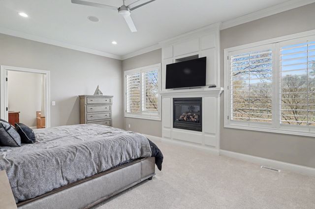265 W Riverside Road, Ames, IA 50010