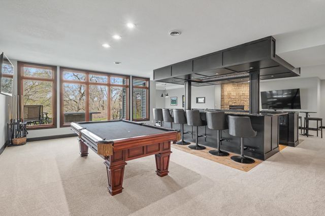 265 W Riverside Road, Ames, IA 50010