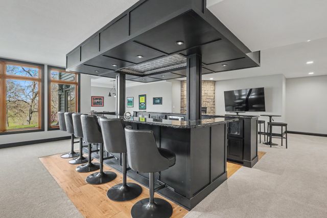 265 W Riverside Road, Ames, IA 50010