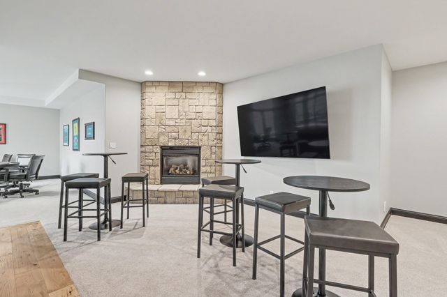 265 W Riverside Road, Ames, IA 50010