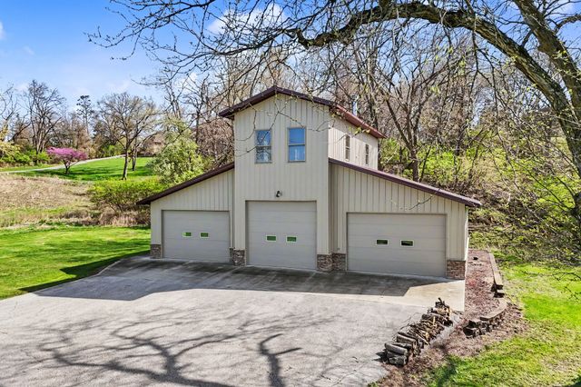265 W Riverside Road, Ames, IA 50010