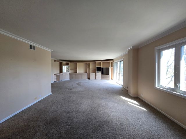 1005 Bonnie Brae Place 5F, River Forest, IL 60305