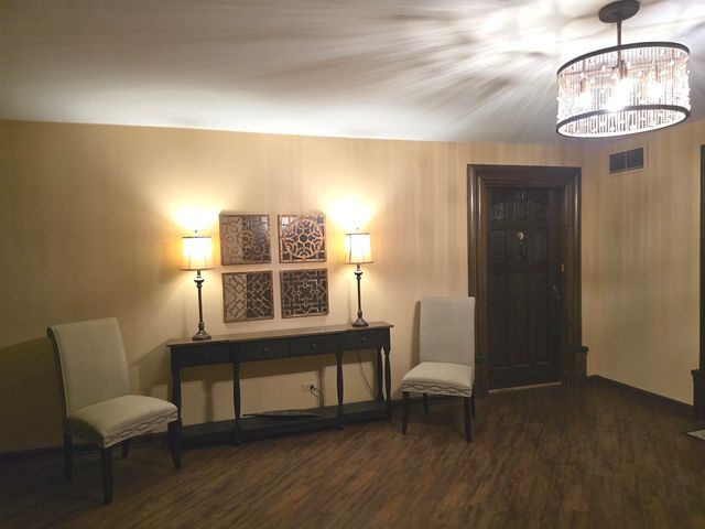 1005 Bonnie Brae Place 5F, River Forest, IL 60305