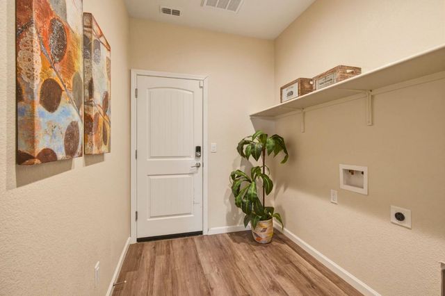 1820 Coastline Ct, Plumas Lake, CA 95961