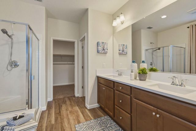 1820 Coastline Ct, Plumas Lake, CA 95961