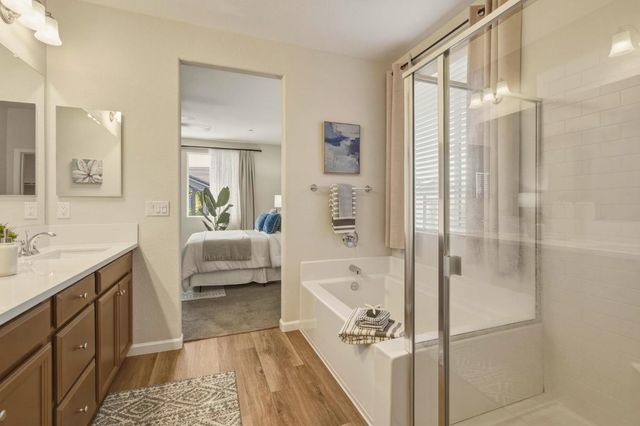 1820 Coastline Ct, Plumas Lake, CA 95961