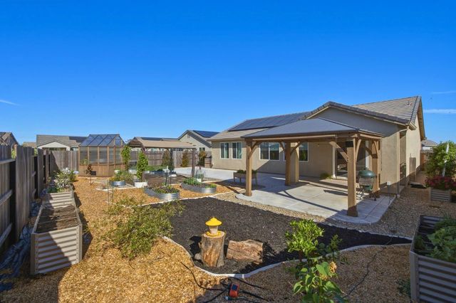 1820 Coastline Ct, Plumas Lake, CA 95961