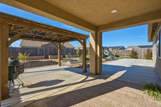 1820 Coastline Ct, Plumas Lake, CA 95961