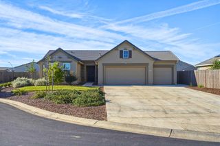 1820 Coastline Ct, Plumas Lake, CA 95961