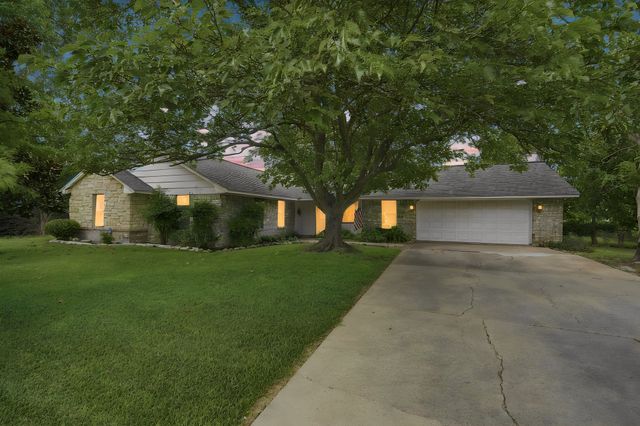 1215 Butcher Road, Waxahachie, TX 75165