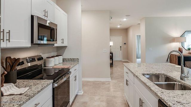 8472 LILIAS Circle, Jacksonville, FL 32219