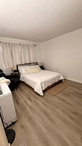 231 Lakeview Dr 204, Weston, FL 33326