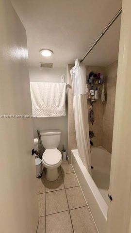 231 Lakeview Dr 204, Weston, FL 33326