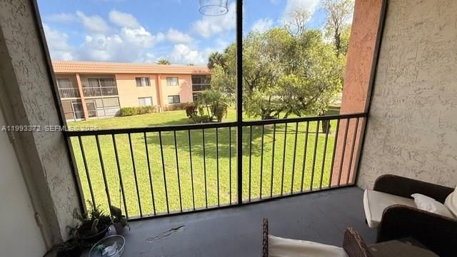 231 Lakeview Dr 204, Weston, FL 33326