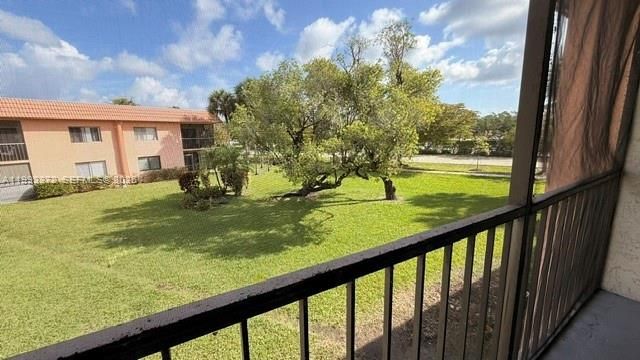 231 Lakeview Dr 204, Weston, FL 33326