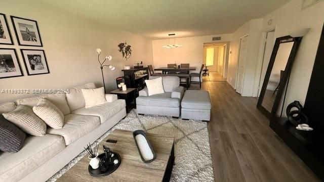 231 Lakeview Dr 204, Weston, FL 33326