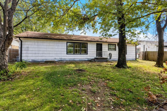 1113 Fair Avenue, Gainesville, TX 76240