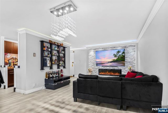 6600 Boulevard East 22J, West New York, NJ 07093