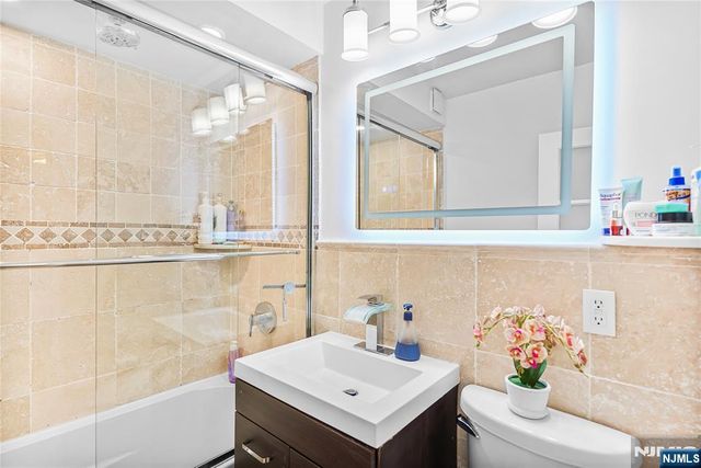 6600 Boulevard East 22J, West New York, NJ 07093