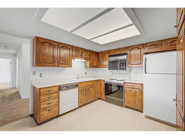2868 S Heather Gardens Way 250-210, Aurora, CO 80014