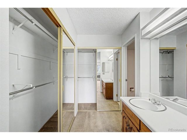 2868 S Heather Gardens Way 250-210, Aurora, CO 80014