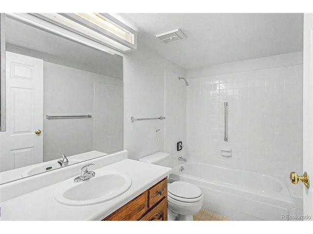 2868 S Heather Gardens Way 250-210, Aurora, CO 80014