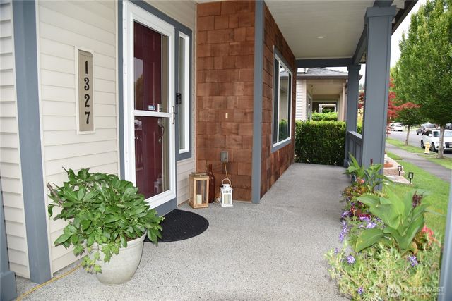 1327 42nd St NE, Auburn, WA 98002