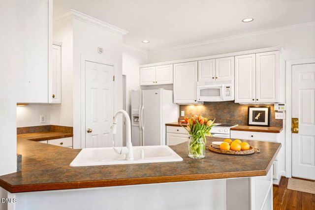 109 Oak Park Drive, Chapel Hill, NC 27517