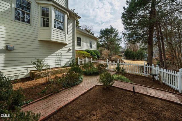 109 Oak Park Drive, Chapel Hill, NC 27517