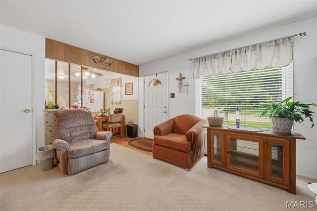 2702 Chatham Drive, Maryland Heights, MO 63043
