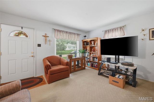 2702 Chatham Drive, Maryland Heights, MO 63043