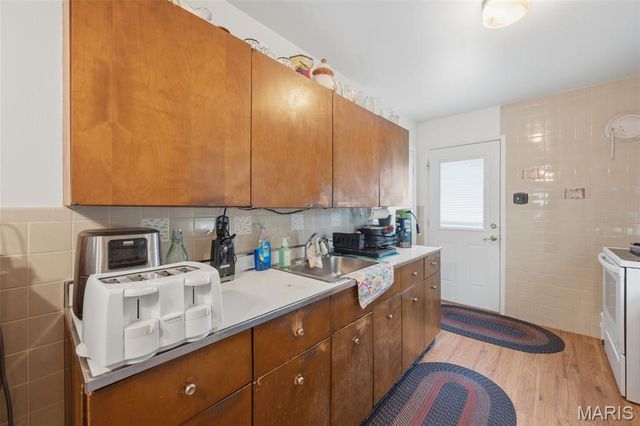 2702 Chatham Drive, Maryland Heights, MO 63043