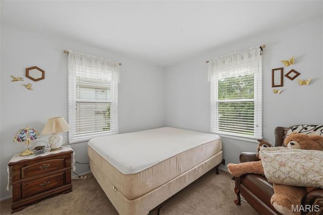 2702 Chatham Drive, Maryland Heights, MO 63043